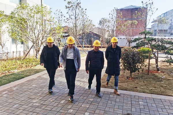 南昌市政建設(shè)黨委副書記總經(jīng)理王海龍到進賢縣基礎(chǔ)教育提升改造工程項目指導(dǎo)工作600400P2.jpg
