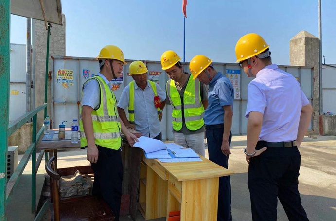 南昌市政建設(shè)集團中秋節(jié)走訪慰問項目一線職工6913.jpg