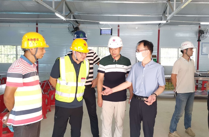 市政公用集團安監(jiān)部部長熊新國到市政公用城三期項目檢查指導安全生產