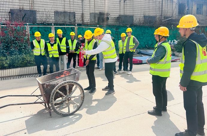 青云譜區(qū)舊改排水工程開展消防安全應急演練