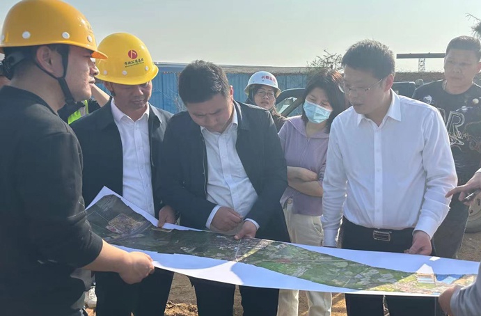 市政公用集團劉順保到朱橋東路項目、昌東三路項目、秦坊安置房項目調研