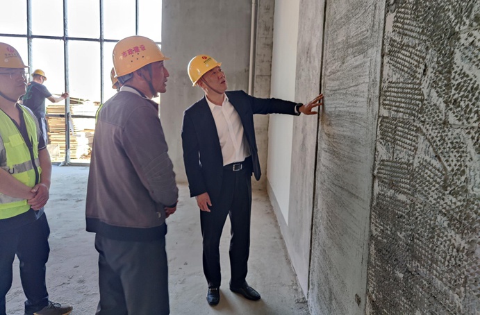 徐旭前往市政公用城三期項目、市政綠色建材科技產業(yè)園項目調研